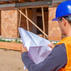 Przymusowy remont? Kiedy nadzór budowlany nakazuje prace i co grozi?