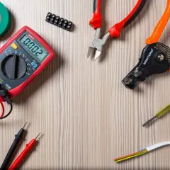Pomiary rezystancji izolacji: Jak dbać o bezpieczeństwo instalacji?