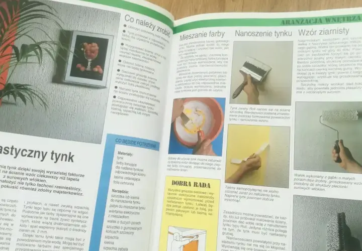 Tynk schnie, a wałek z gąbki tworzy drobny, groszkowany wzór. Jak długo schną tynki?