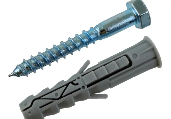 Śruba do kołka 10 mm: Wybierz idealną! Średnica, długość, błędy