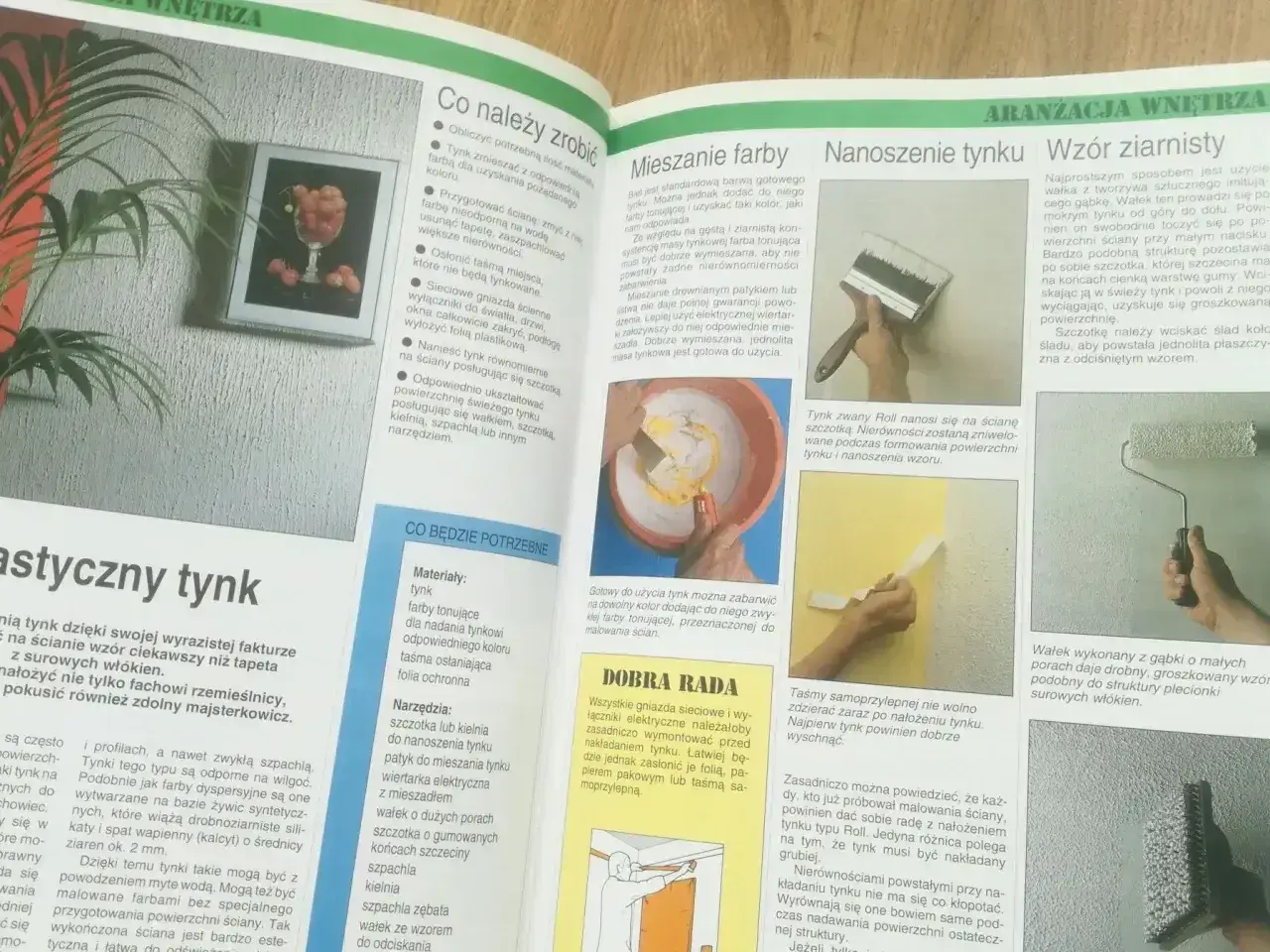 Tynk schnie, a wałek z gąbki tworzy drobny, groszkowany wzór. Jak długo schną tynki?